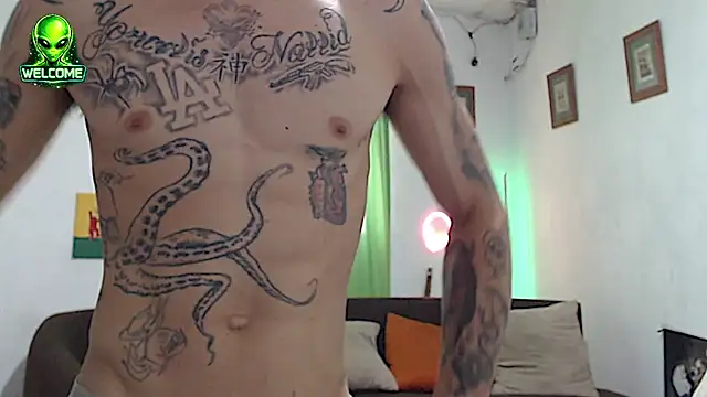 alpha_zom's Webcam Show