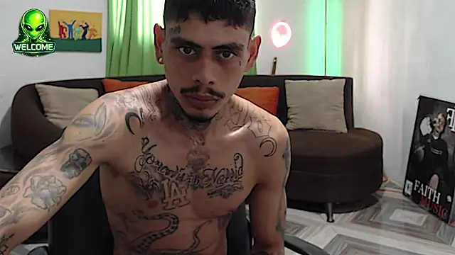 alpha_zom Webcam show