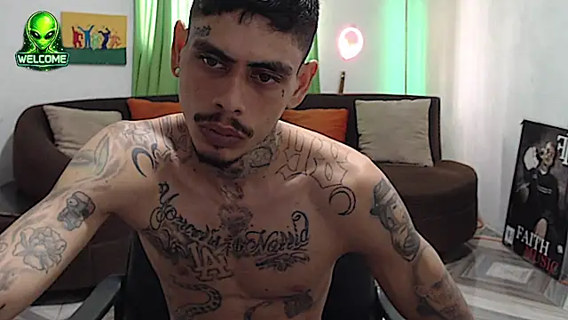 alpha_zom webcam show