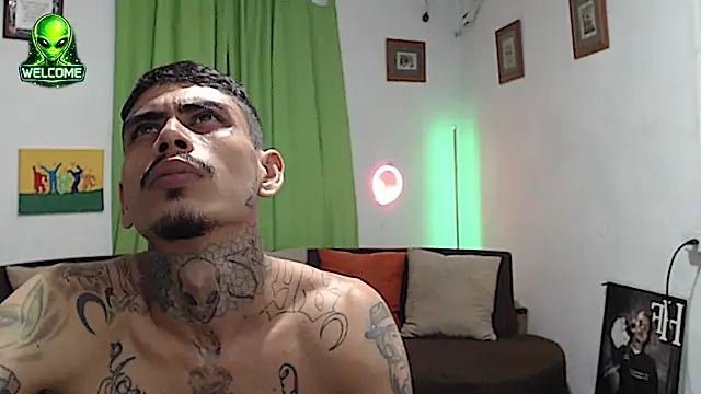 alpha_zom Chat XXX in diretta