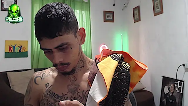 alpha_zom Show in webcam