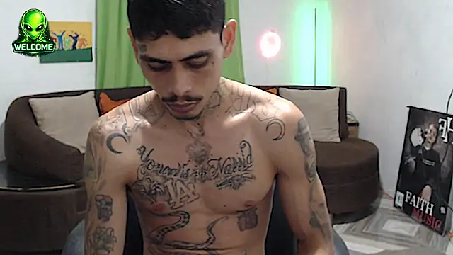 alpha_zom Show in webcam