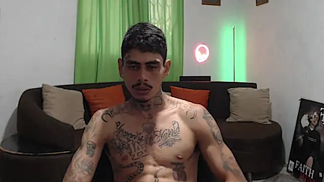 alpha_zom Webcam Show