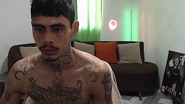 alpha_zom's Webcam Show
