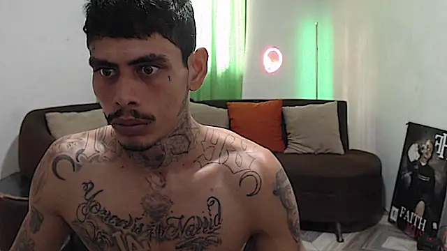 alpha_zom's Webcam Show