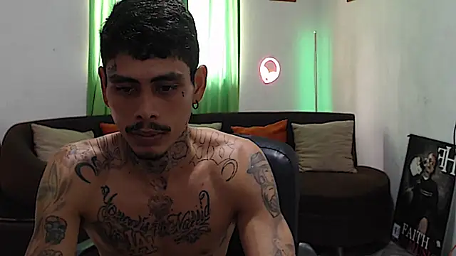 alpha_zom Шоу с уебкамера