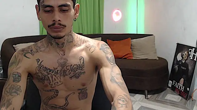 alpha_zom's Webcam Show