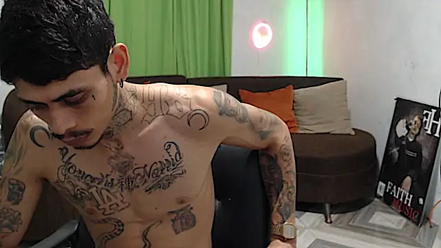 alpha_zom Pertunjukan Webcam