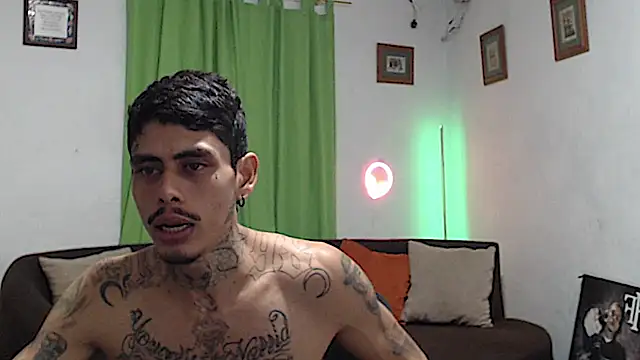 alpha_zom Webcam show