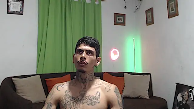 alpha_zom Webcamshow
