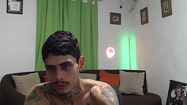 alpha_zom webcam show