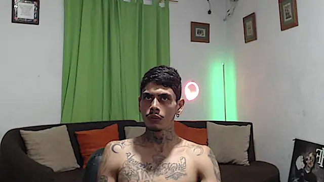 alpha_zom webkamerás műsora