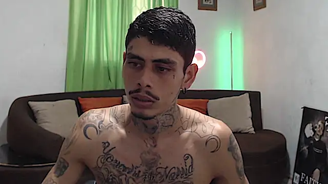 alpha_zom Webcam Show