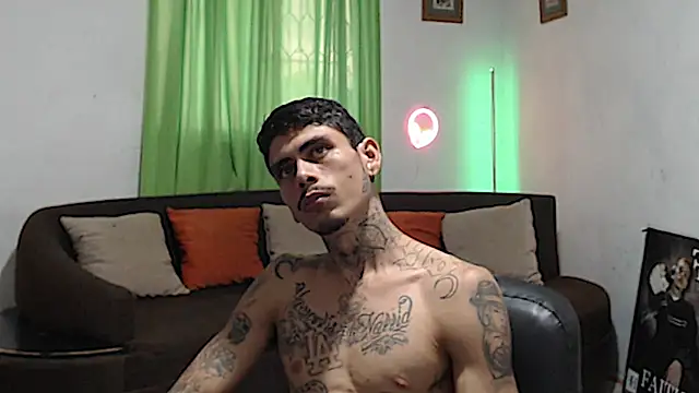 alpha_zom – webcam-show