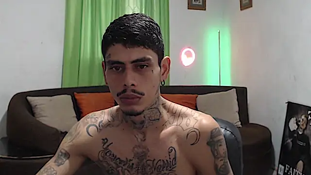 alpha_zom Webcam show