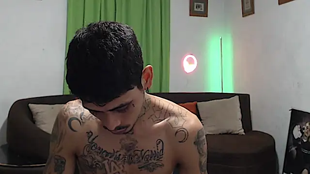 عرض كام alpha_zom