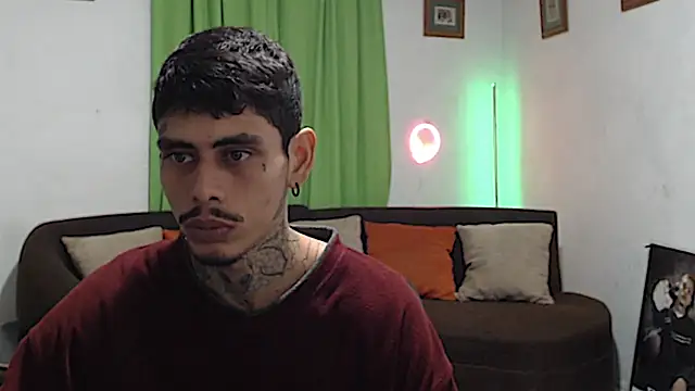 alpha_zom's Webcam Show