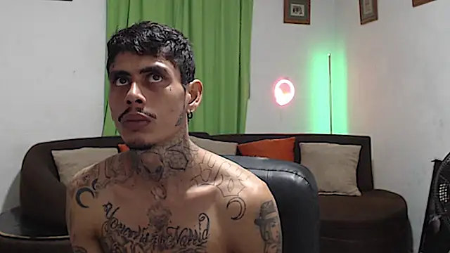alpha_zom Webcam show