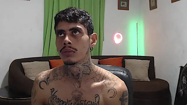 alpha_zom – webcam-show