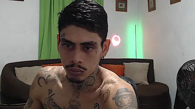 alpha_zom webcam show