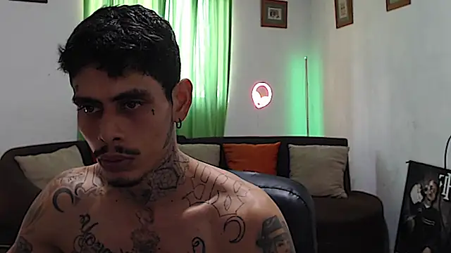 alpha_zom webcam show