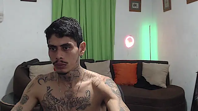 alpha_zom webcam show