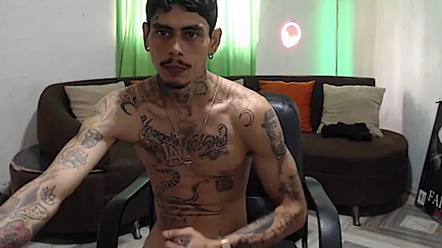 alpha_zom Webcam Show