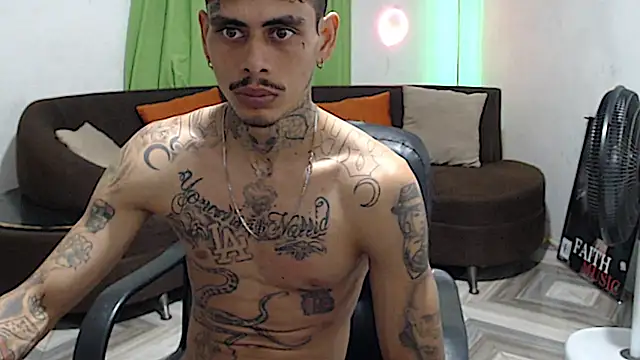 alpha_zom Show in webcam