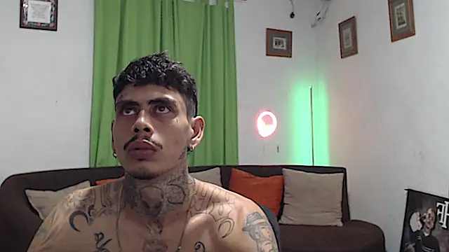 عرض كام alpha_zom