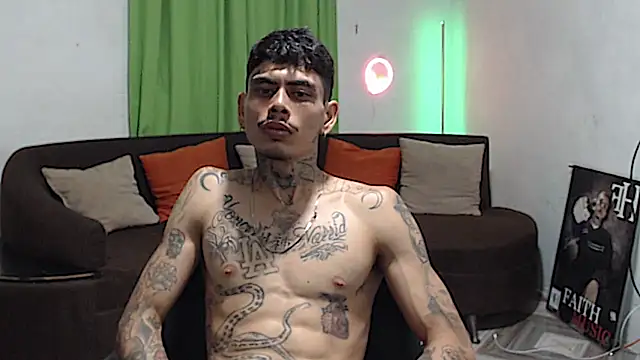 alpha_zom Webcam show