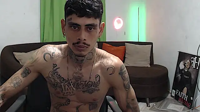 alpha_zom Show in webcam