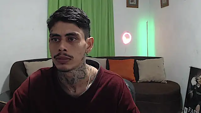 alpha_zom webcam show