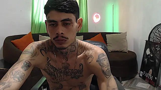alpha_zom Show in webcam