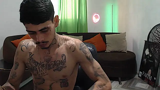 alpha_zom – webcam-show