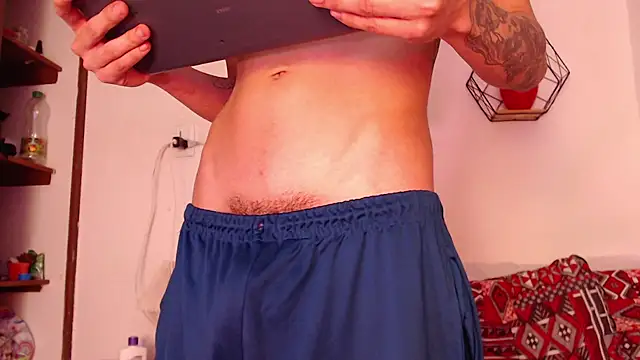 Tomynaughty Webcam-Show