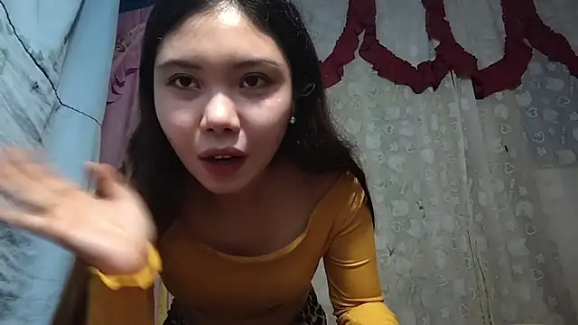 RegenaKhanponaphan Pertunjukan Webcam