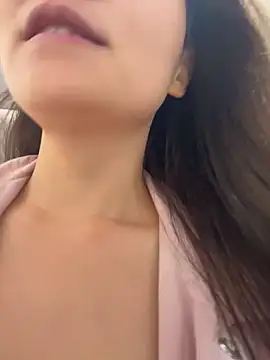Show modela xiaochengzi505 na web-kameri