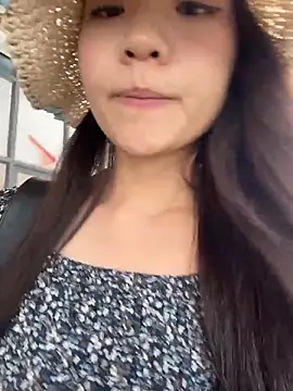 xiaochengzi505 网络视讯表演