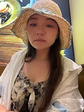 xiaochengzi505 Adlı Modelin Canlı Sohbet Odası