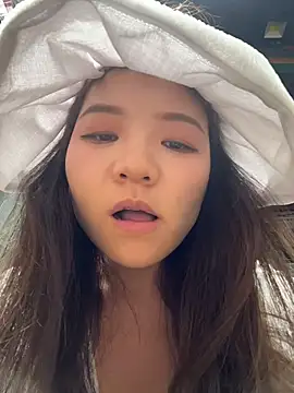 xiaochengzi505 Show in webcam
