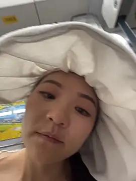 xiaochengzi505 Show in webcam