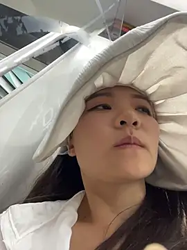 xiaochengzi505 Show in webcam