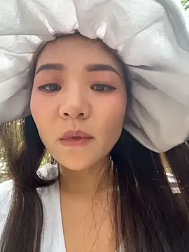 xiaochengzi505 Show in webcam
