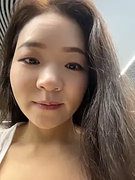 xiaochengzi505 在線直播表演