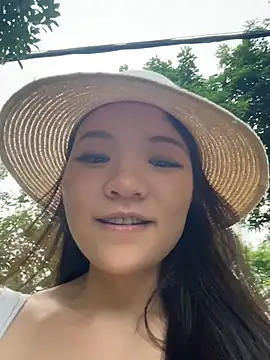 Show modela xiaochengzi505 na web-kameri