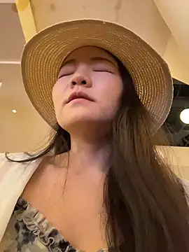 xiaochengzi505 Adlı Modelin Web Kamerası Şovu