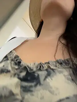 xiaochengzi505 在線直播表演