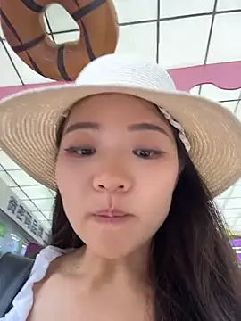 xiaochengzi505 在線直播表演