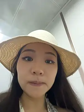 xiaochengzi505 网络视讯表演