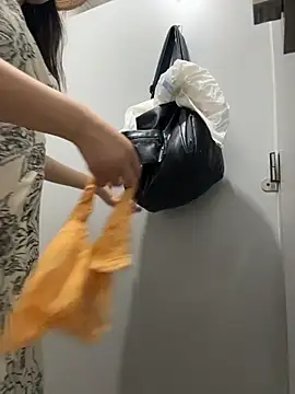 xiaochengzi505 Show in webcam
